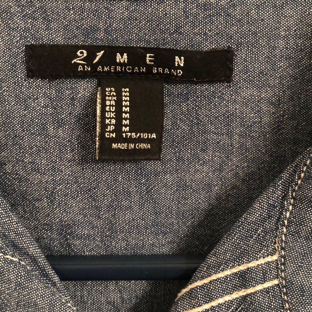 Button down - Picture 2 of 2
